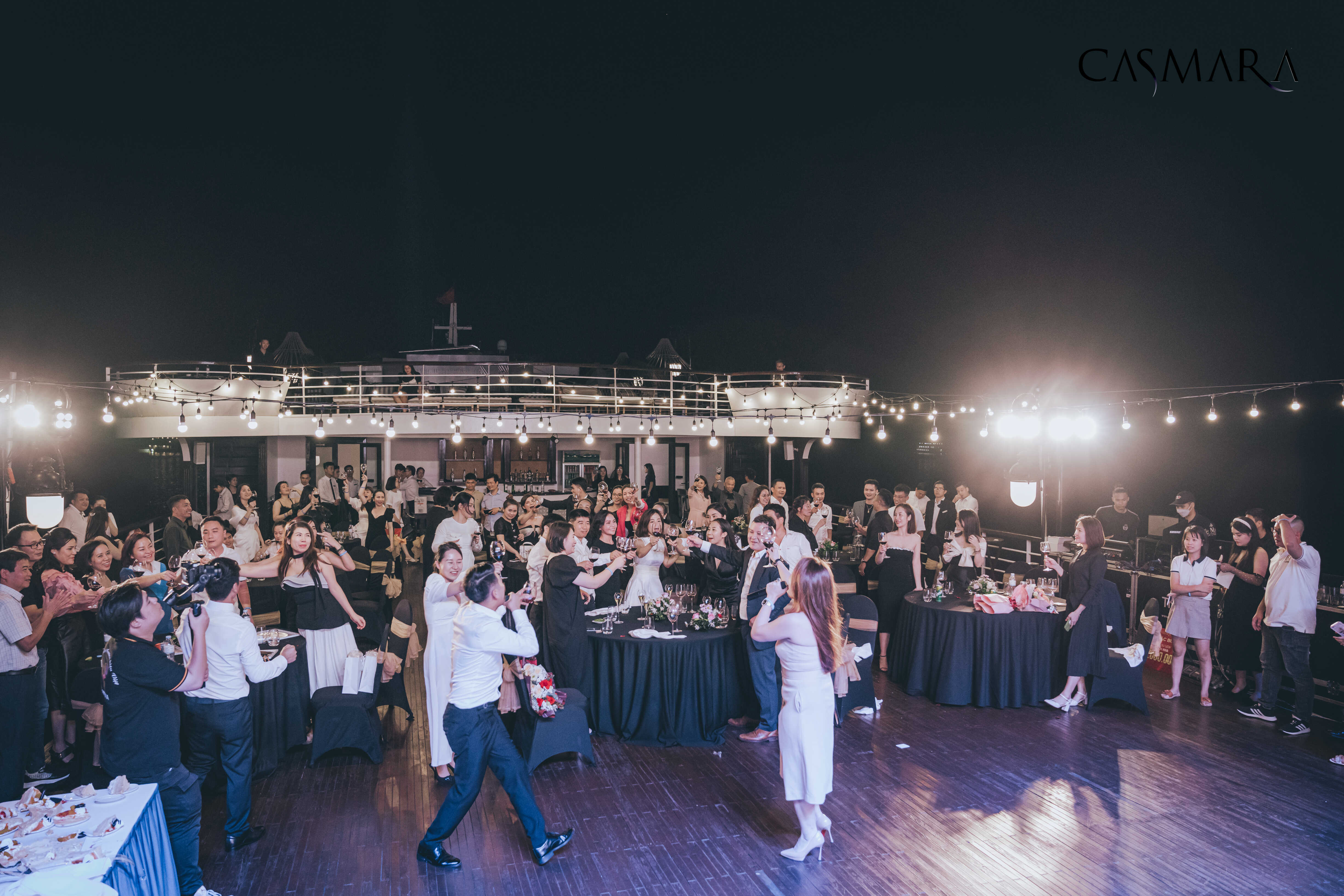 CHƯƠNG TRÌNH GALA DINNER ĐẶC BIỆT TRI ÂN ĐỐI TÁC CASMARA TRÊN DU THUYỀN 6 SAO
