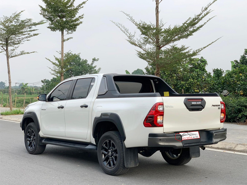Bán xe Toyota Hilux Adventure
