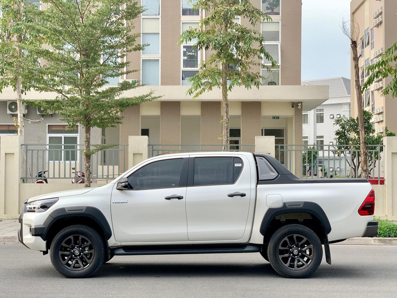 Bán xe Toyota Hilux Adventure