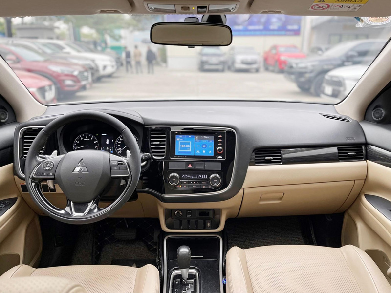 Bán xe Mitsubishi Outlander