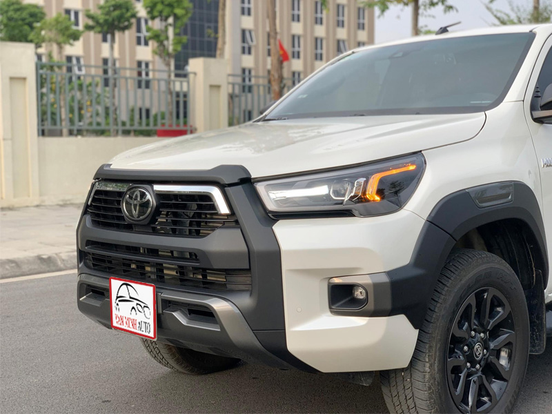 Bán xe Toyota Hilux Adventure