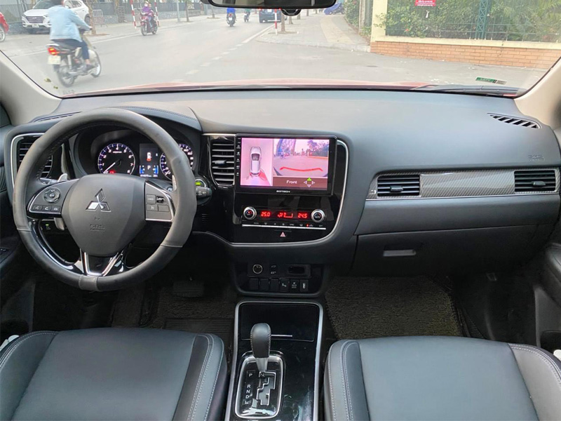 Bán xe Mitsubishi Outlander 2020