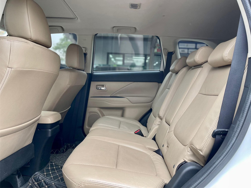 Bán xe Mitsubishi Outlander