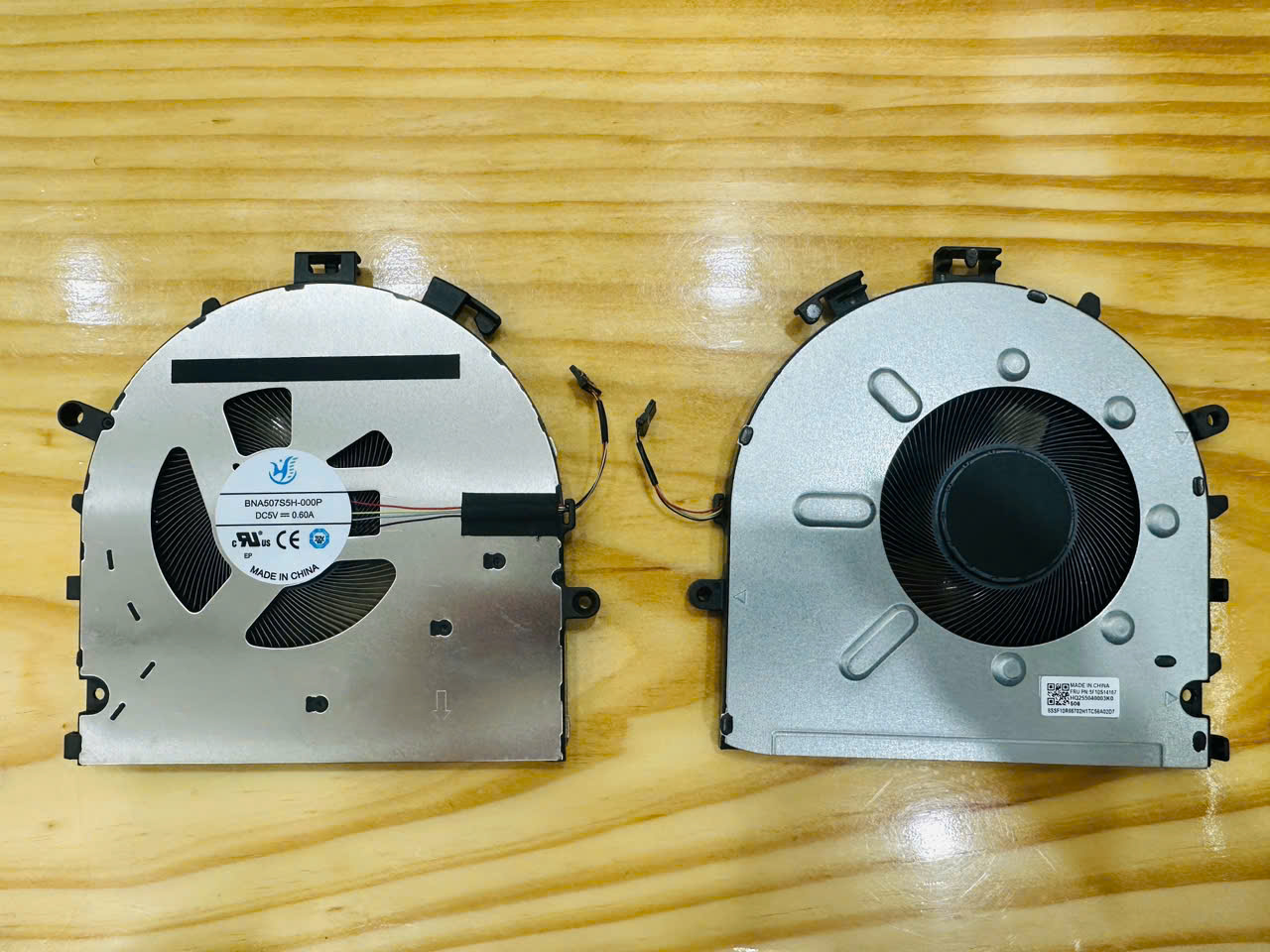 Fan Lenovo IdeaPad 5 2in1 5-16AHP9 5 2in1 16IRU9 1-16IRU9   DC5V 0.5A  Hàng Zin