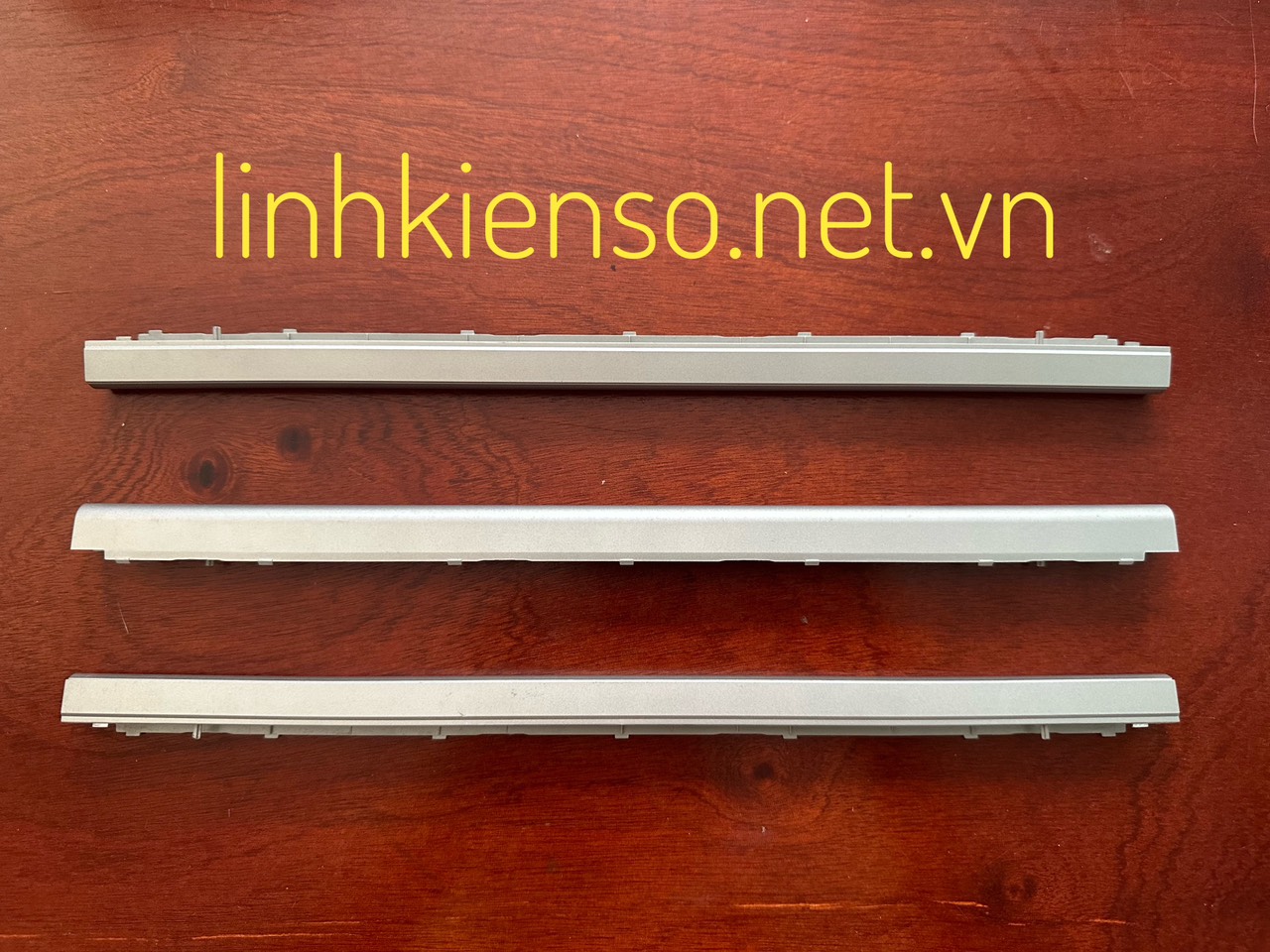 Nắp Chụp Tai Bản Lề Laptop Dell Inspiron 15 7000 7537 cảm ứng