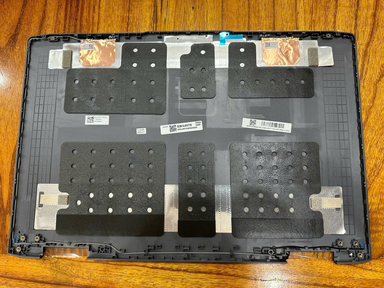 Vỏ A Lenovo LOQ 15IRH8 82XV LOQ 15APH8 82XT 2023 Màu Xám