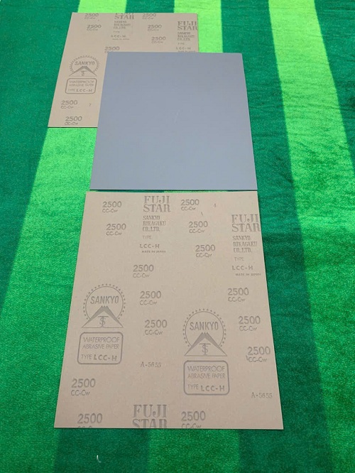 Toàn quốc bán giấy nhám A4 độ hạt #2500 Sankyo Fujistar, màu đen