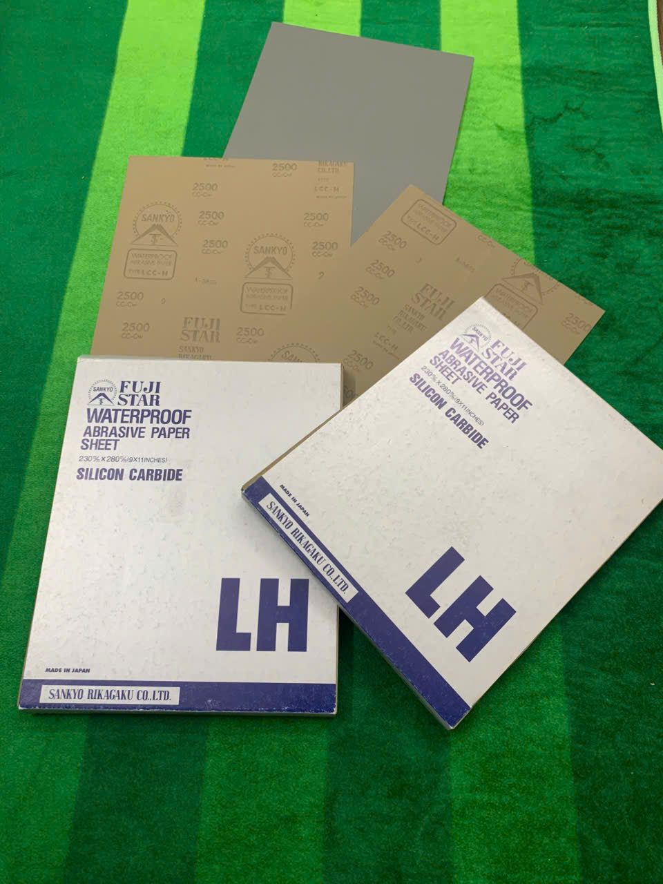 Giấy giáp siêu mịn Sankyo Fujistar P2500, kích thước 230mmx280mm