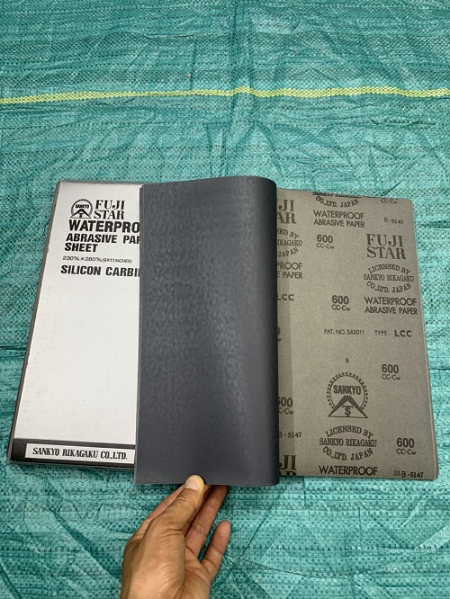 Giấy giáp mịn P600 Fujistar Sankyo, kích thước 230mmx280mm màu đen