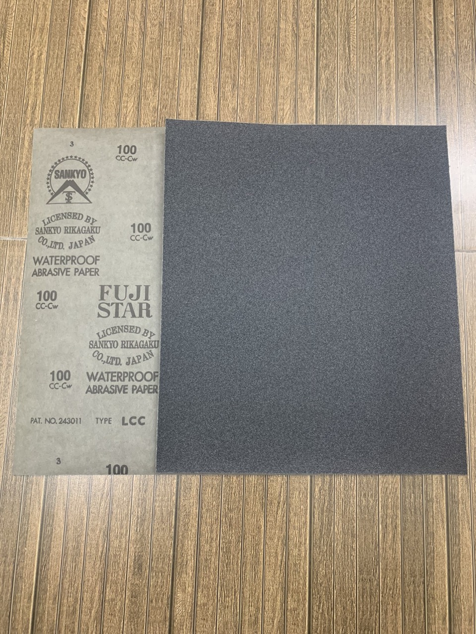 Giấy giáp Sankyo Fujistar độ nhám P100 kích thước 9''x11'' chịu nước