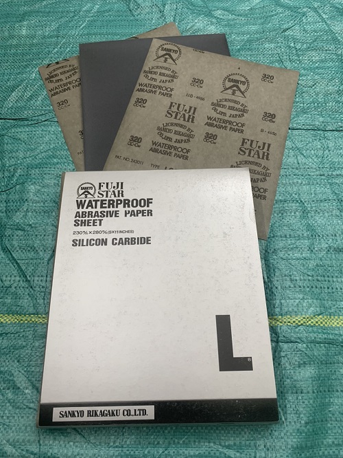 Giấy giáp thái đen, độ nhám P320, hãng Fujistar Sankyo, kích thước 9''x11''