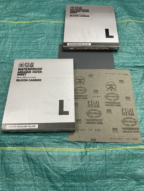 Giấy giáp thái đen, độ nhám P500, hãng Fujistar Sankyo, kích thước 9''x11''