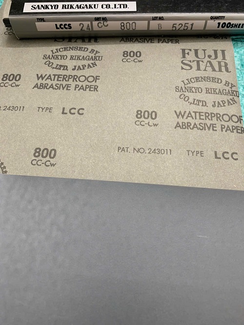 Giấy giáp thái đen, độ nhám P800, hãng Fujistar Sankyo, kích thước 9''x11''