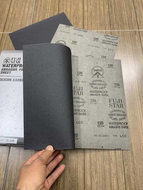 Giấy nhám chịu nước P120, hãng Fujistar Sankyo, kích thước 9''x11''