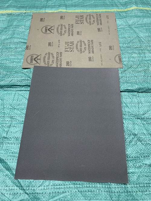 Giấy nhám chịu nước P280, hãng Fujistar Sankyo, kích thước 9''x11''