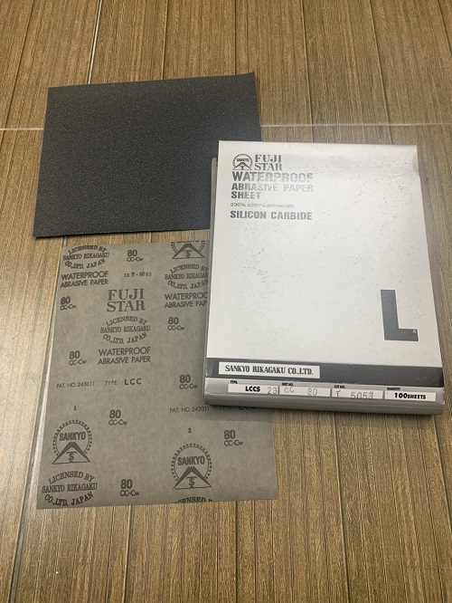 Giấy nhám chịu nước P80, hãng Fujistar Sankyo, kích thước 9''x11''