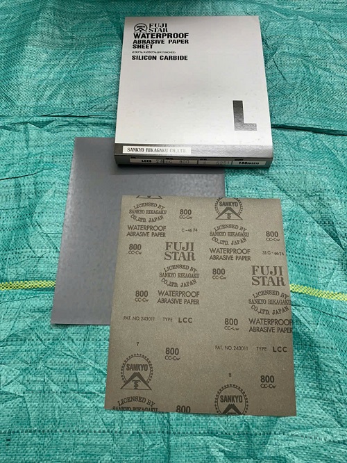 Giấy nhám chịu nước P800, hãng Fujistar Sankyo, kích thước 9''x11''