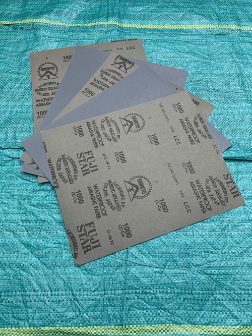 Giấy nhám mịn, độ nhám P1000, hãng Sankyo Fujistar, kích thước 9'x11'