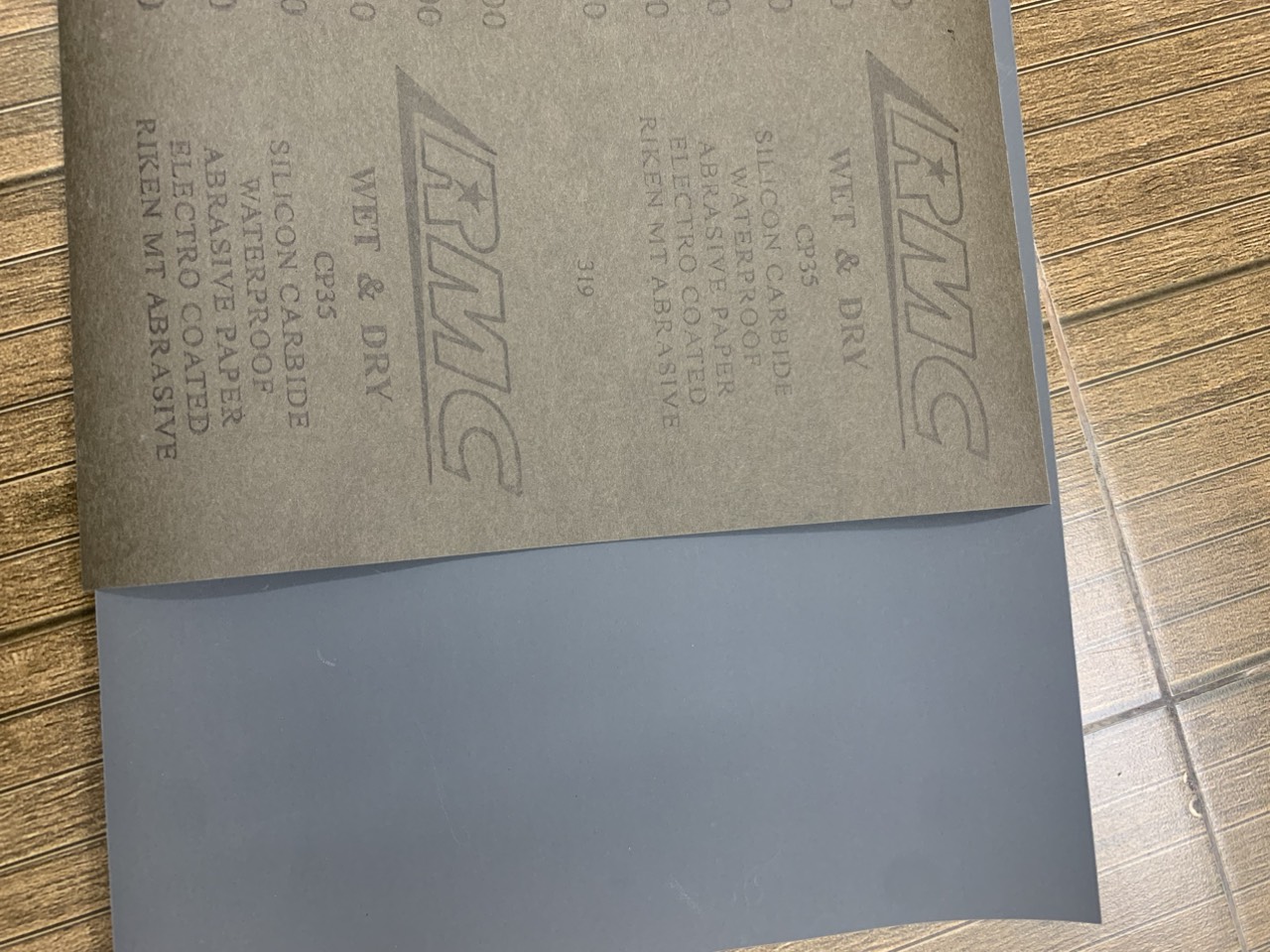 Giấy nhám mịn RMC P2000 CP35 kích thước 230mmx280mm chịu nước màu đen