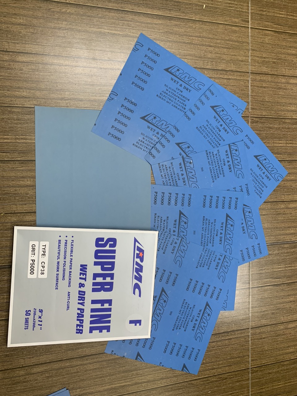 Giấy nhám siêu mịn P5000 RMC CP38 kích thước 230mmx280mm màu xanh