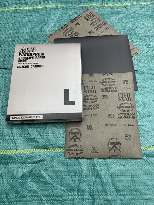 Giấy nhám thái đen Fujistar Sankyo, độ nhám 320, kích thước 9''x11''
