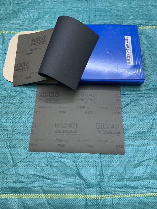 Giấy nhám thô độ hạt P220 Riken CP35, kích thước 230mmx280mm