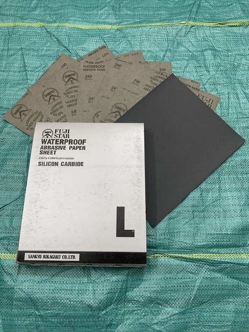 Giấy nhám thô độ hạt P240 Fujistar Sankyo, kích thước 230mmx280mm