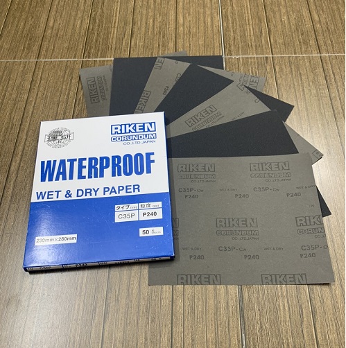 Giấy nhám thô độ hạt P240 Riken CP35, kích thước 230mmx280mm