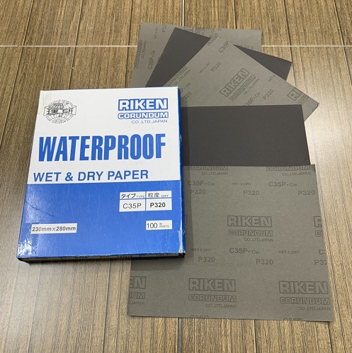 Giấy nhám thô độ hạt P320 Riken CP35, kích thước 230mmx280mm