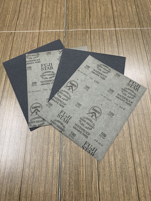 Giấy ráp thô nhất P100 Fujistar Sankyo, kích thước 230mmx280mm, chịu nước