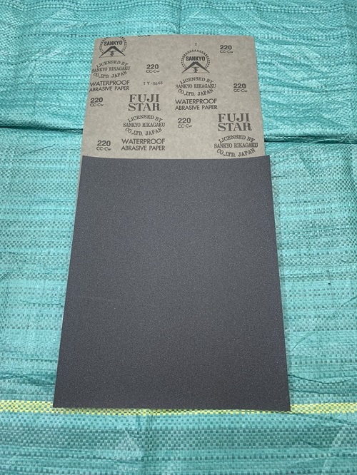Giấy ráp thô P220 Fujistar Sankyo, kích thước 230mmx280mm, chịu nước