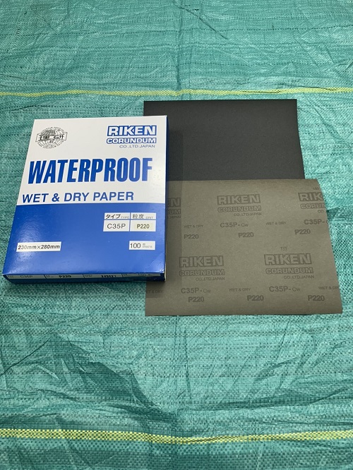 Giấy ráp thô P220 RIKEN CP35 kích thước 9''x11'' chịu nước màu xám