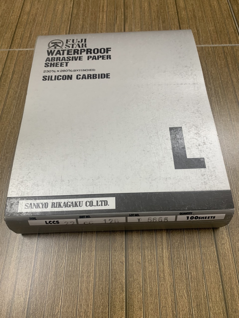 Bán toàn quốc giấy nhám tờ Fujistar Sankyo độ nhám P280 kích thước 9''x11''
