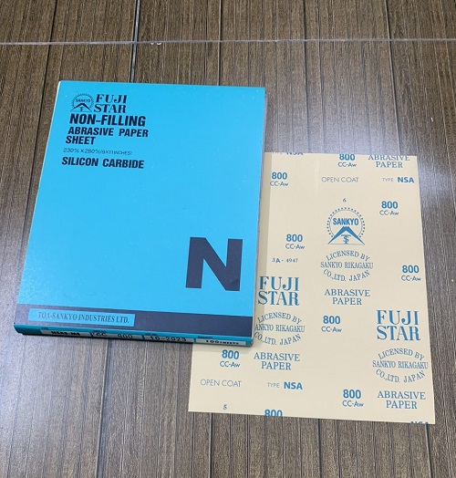Giấy ráp tờ trắng khô P800, hãng Fujistar Sankyo, kích thước 9''x11''