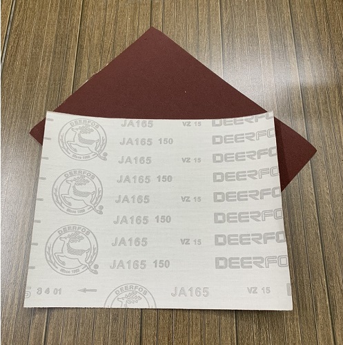 Giấy ráp vải ja165 độ nhám P150 kích thước 9''x11'' cát đỏ nền trắng