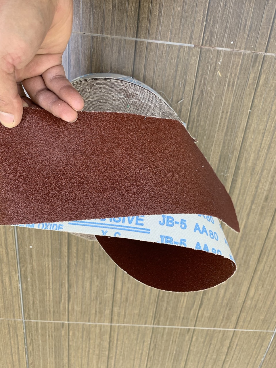 Vải ráp cuộn jb5