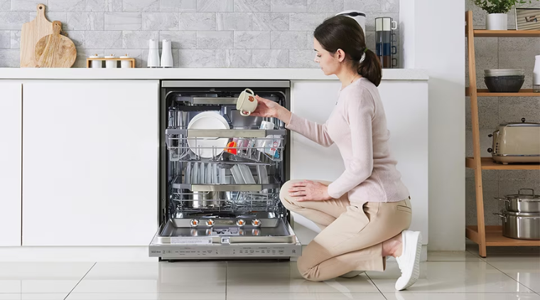 Sự khác nhau giữa máy rửa chén âm tủ và máy rửa chén độc lập
