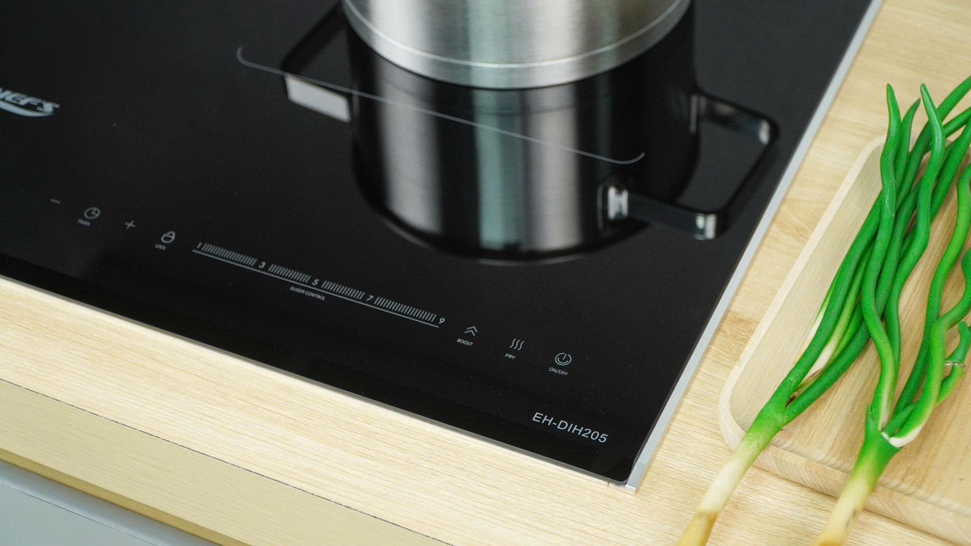 Bếp Từ CHEFS EH-DIH205