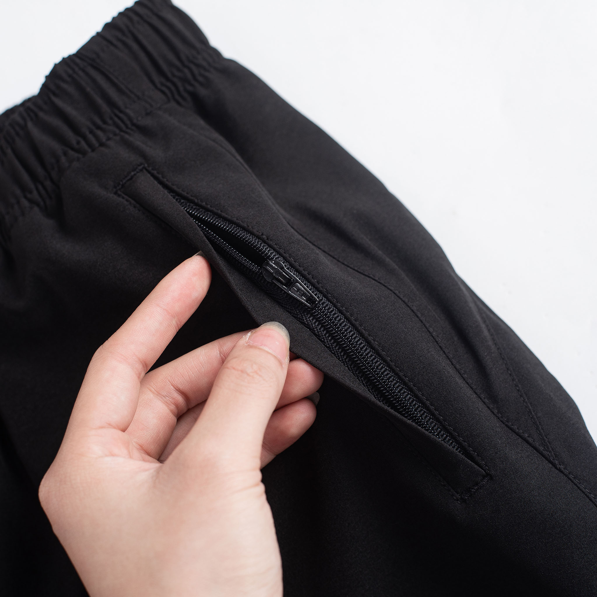 Quần Short Nam Vải Gió Thể Thao Macuzz Màu Đen Xám Chì Navy Siêu nhẹ, Siêu bền màu MQS002-122202