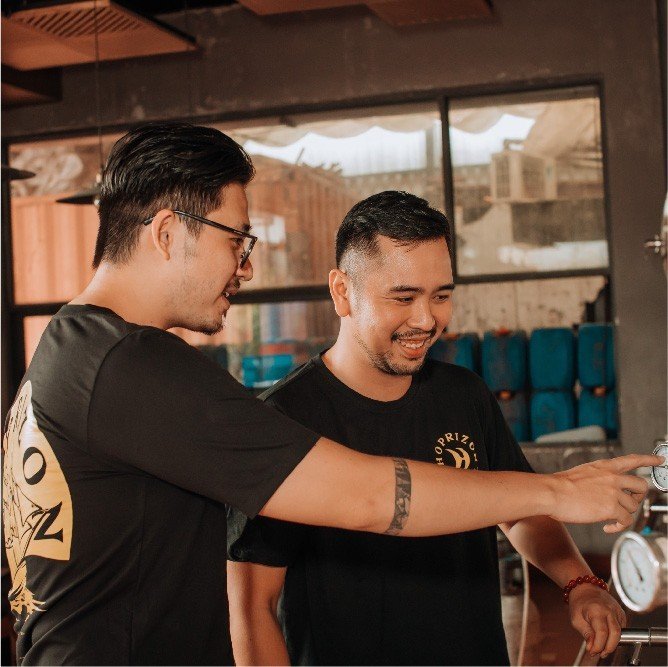 BIA VIỆT <br>  SÁNG TẠO