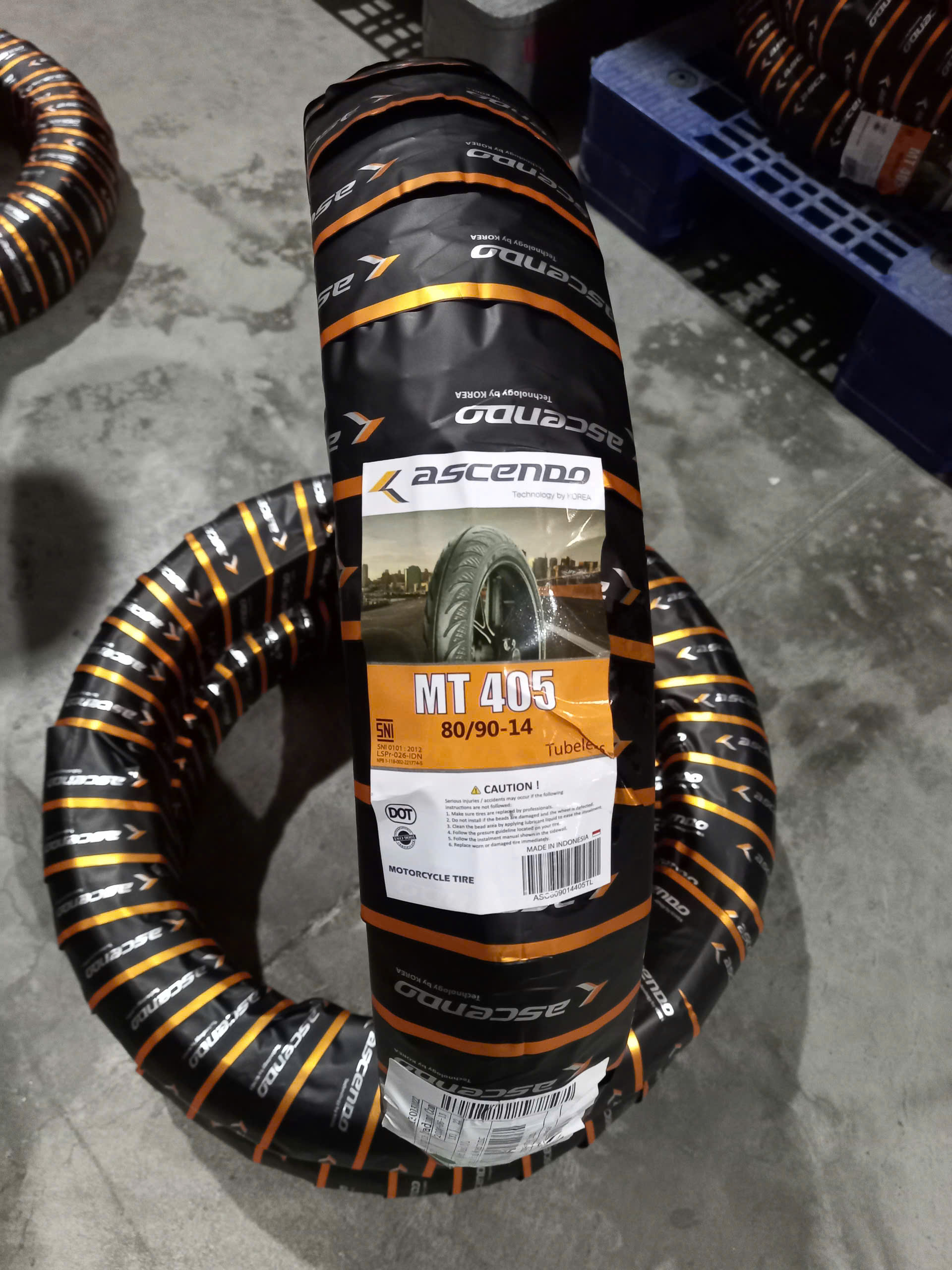 Lốp xe tay ga Ascendo 80/90-14 vỏ gai MT 405