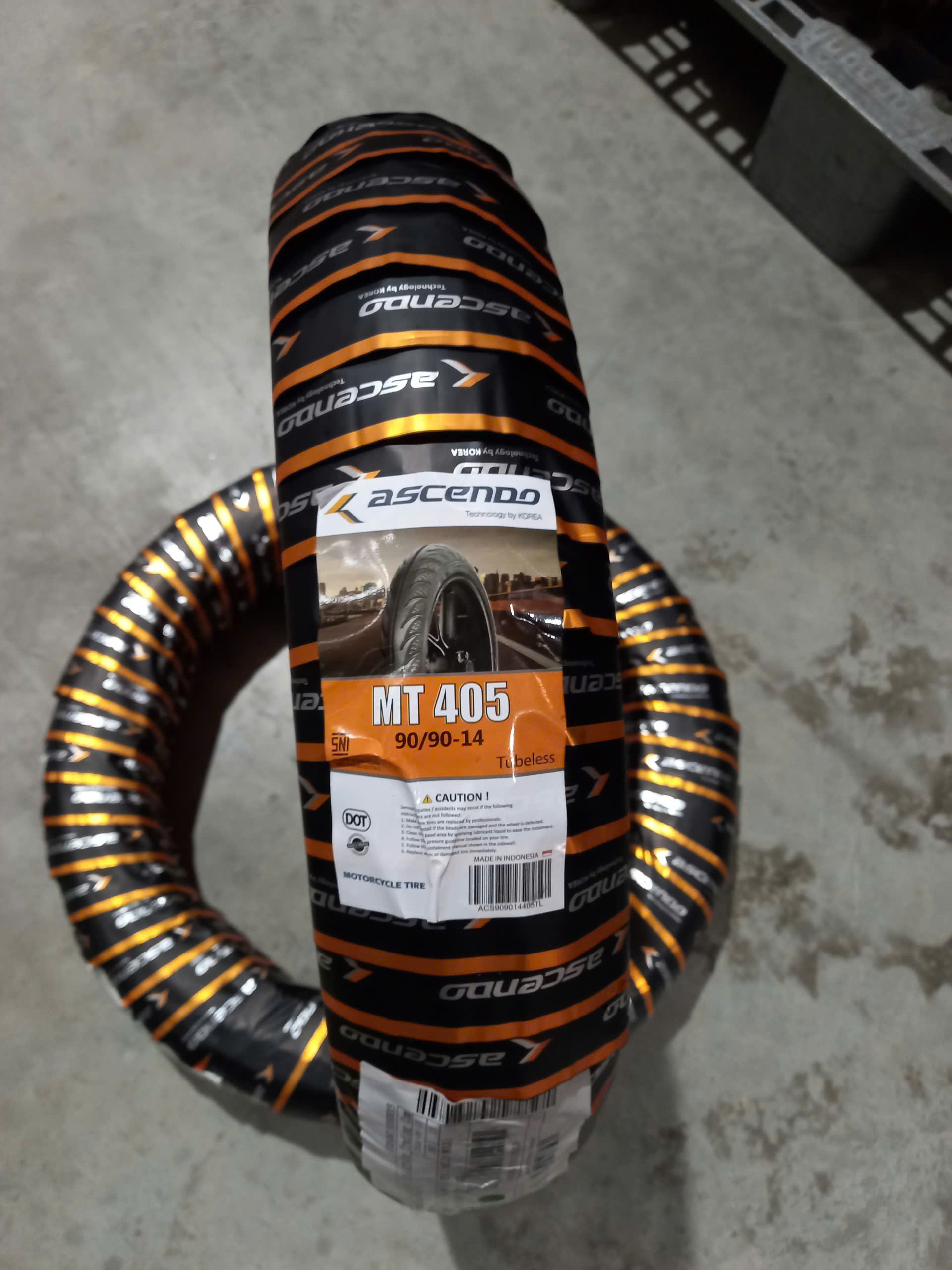 Lốp xe tay ga Ascendo 90/90-14 vỏ gai MT 405
