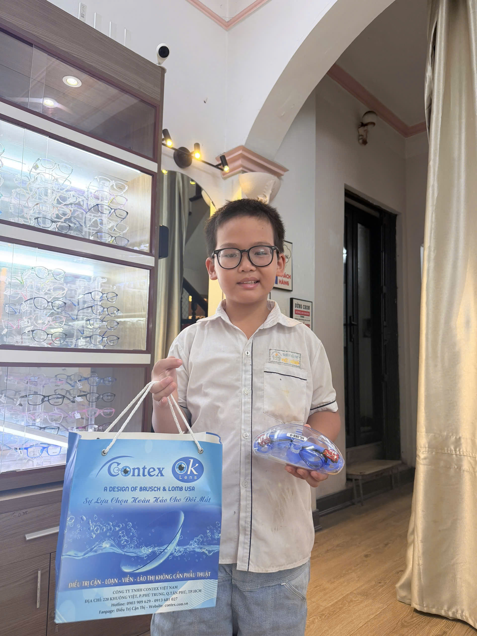 HÀNH TRÌNH BỎ KÍNH CẬN 10 DIOP CỦA BẠN PHÚC
