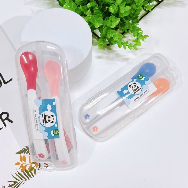 Set 2 Thìa Ăn Dặm Báo Nóng Cho Bé Baby Panda Kèm Hộp Shop Mẹ Bí Đỏ