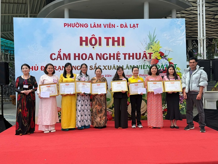 Xuân thắm sắc hoa, đượm tình doanh nhân