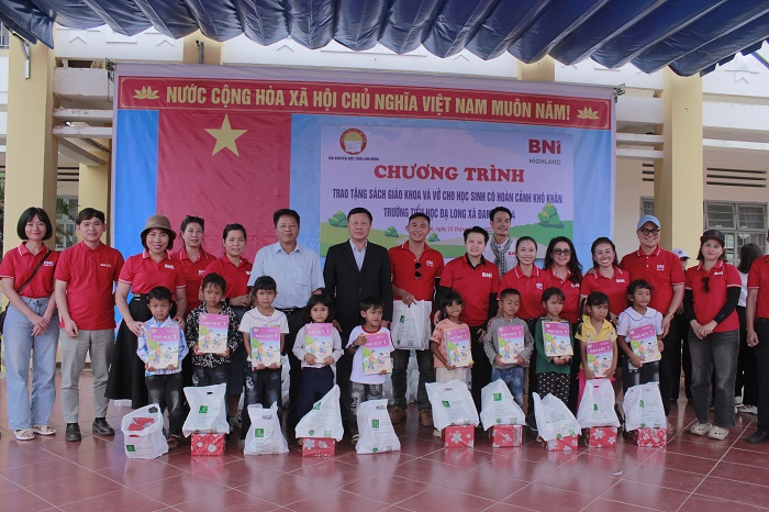 Tinh Hoa Việt cùng BNI Highland mang yêu thương đến học sinh vùng sâu Đam Rông