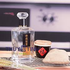 Chai Thủy Tinh Vuông Nắp Kim Cương 500ml, Đựng Rượu, Phong Cách Sang Trọng - North Star Packing