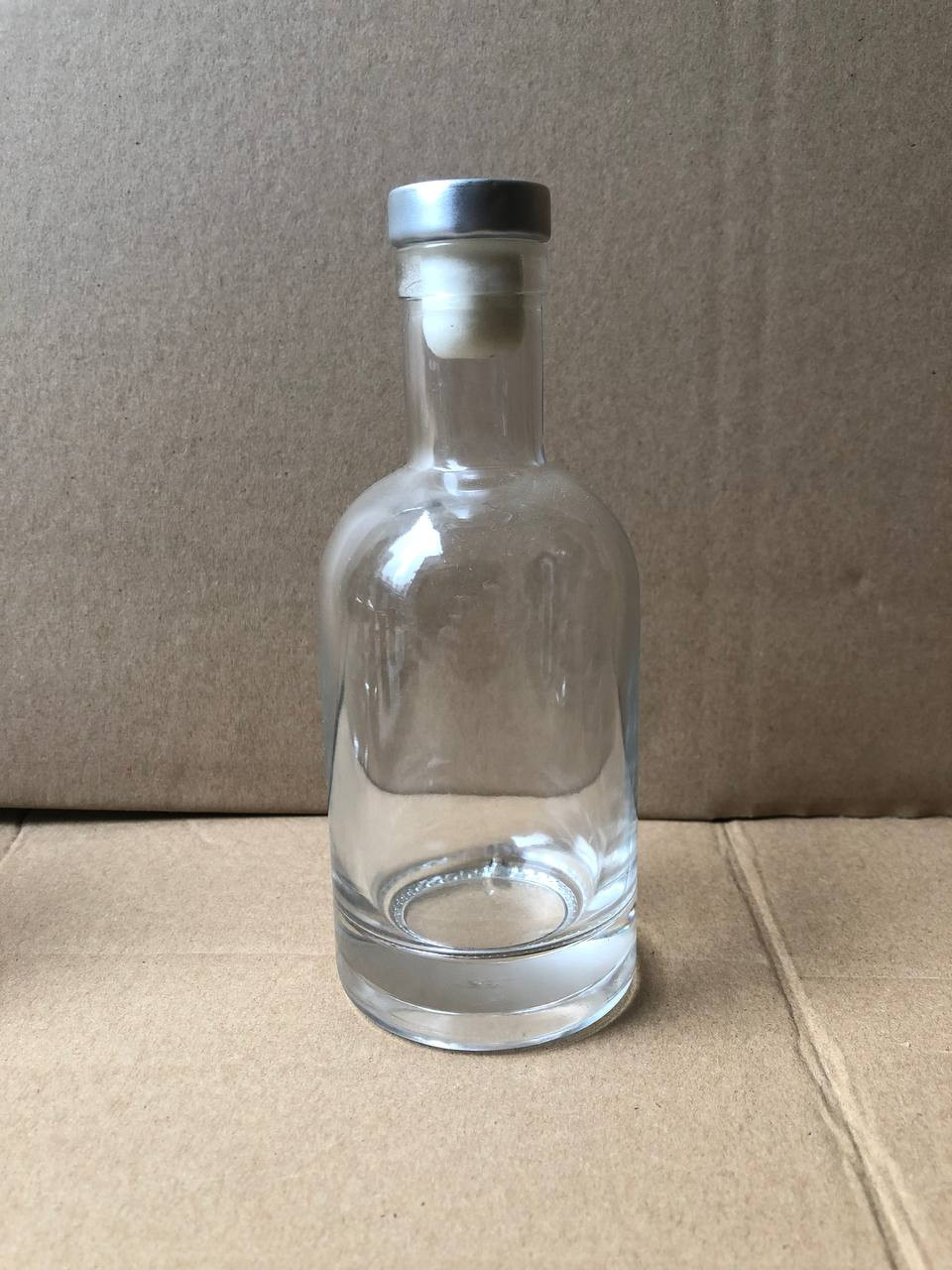 Chai Thủy Tinh Vodka/Vỏ Chai Đựng Rượu, Nút Cao Su Bọc Nhôm Vàng, Dung Tích 100ml 200ml 375ml 500ml 750ml 1000ml - North Star Packing