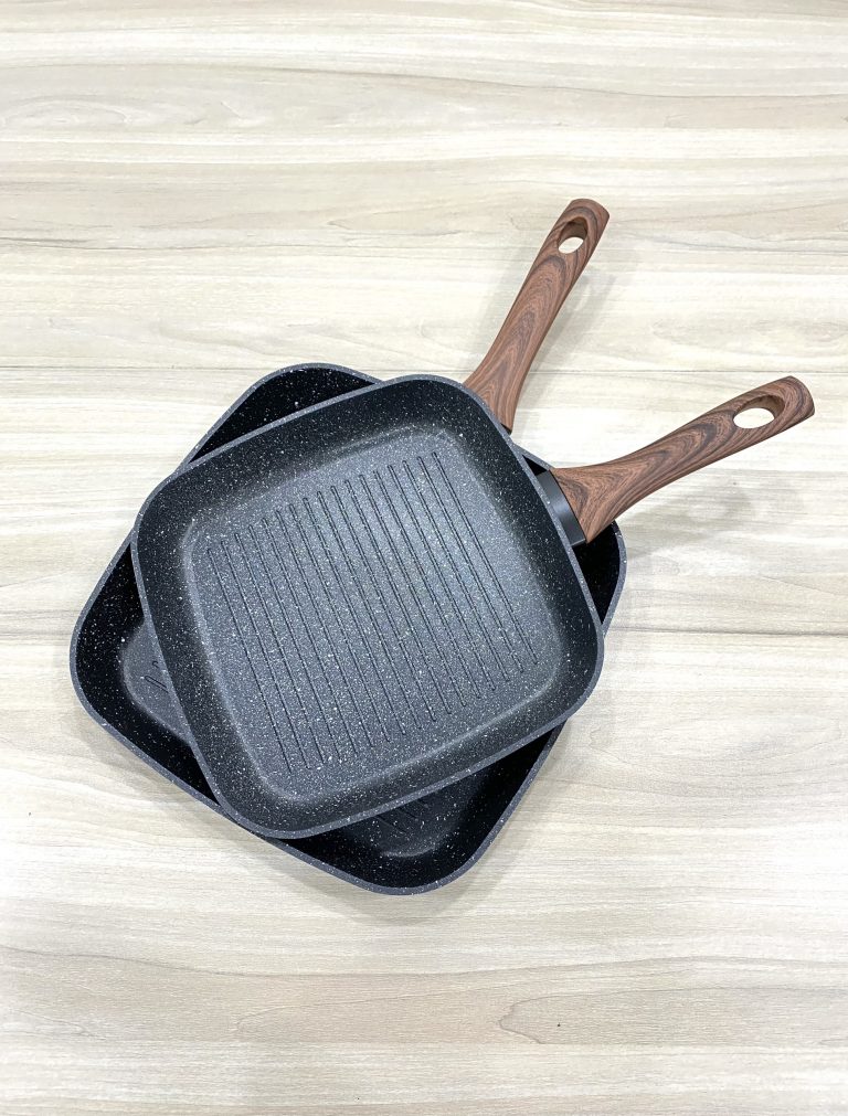 Chảo chiên chống dính vuông cán gỗ 2424