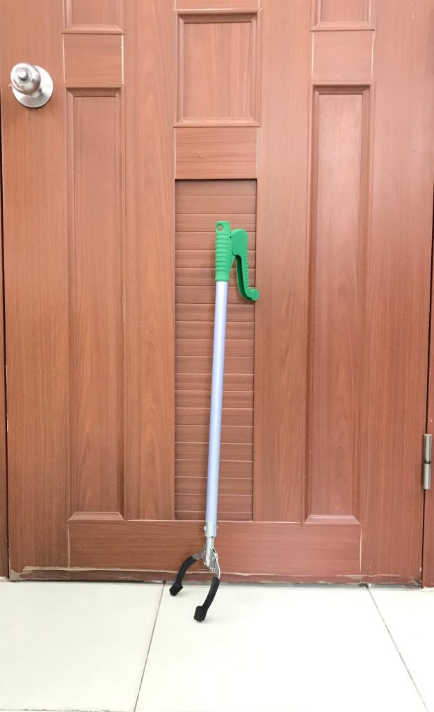 Dụng cụ gắp rác (70cm) C-300B